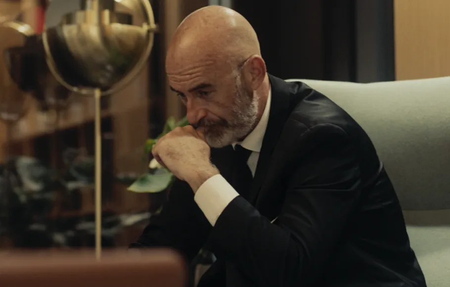 Affärsman som ser orolig ut