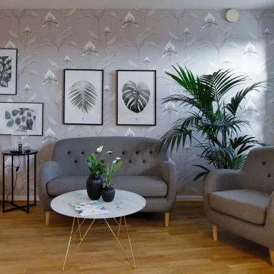 väntrum med två soffor