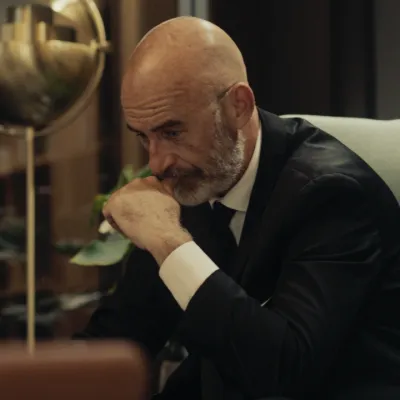 Affärsman som ser orolig ut