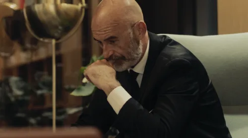 Affärsman som ser orolig ut